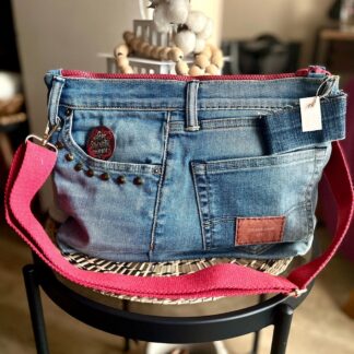 Denim Kol Çantası – Askılı (Pembe Fermuar, Açık Ton)