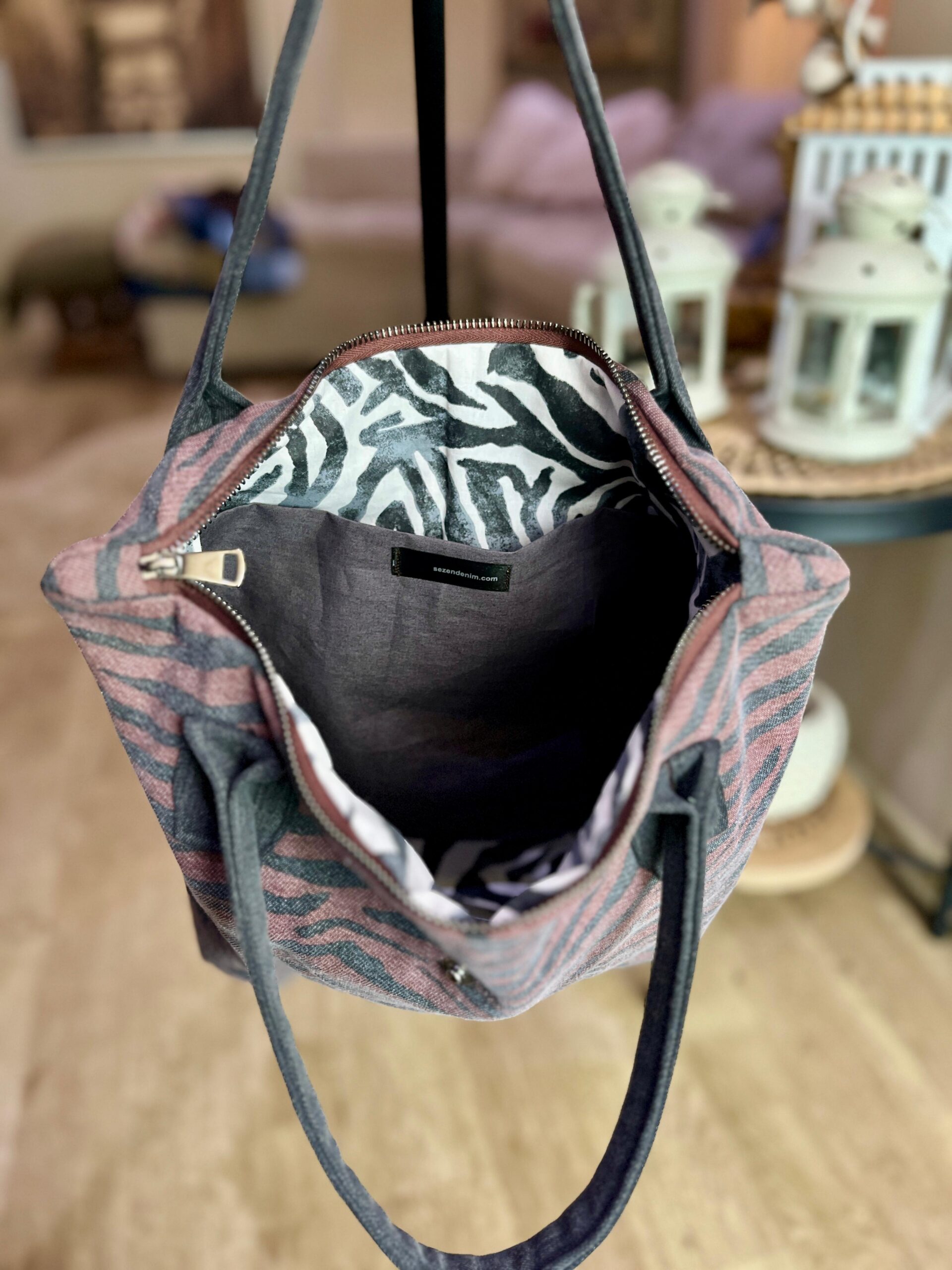 Kiremit Zebra Desen Longchamp Stil Çanta – Siyah Astarlı iç
