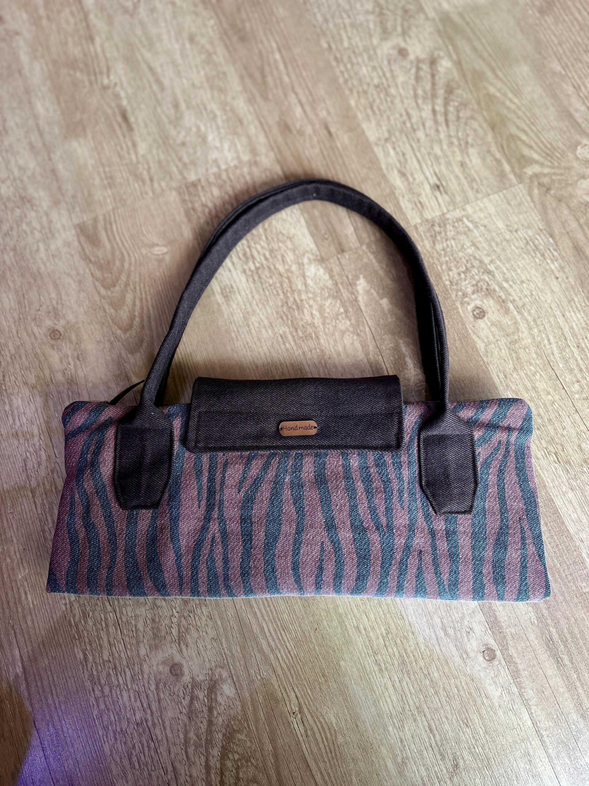Patchwork & Zebra Desenli Denim Longchamp Stil Çanta – Kahverengi Saplı kapalı arka