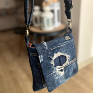 Yırtık Denim Patchwork Postacı Çanta Ön