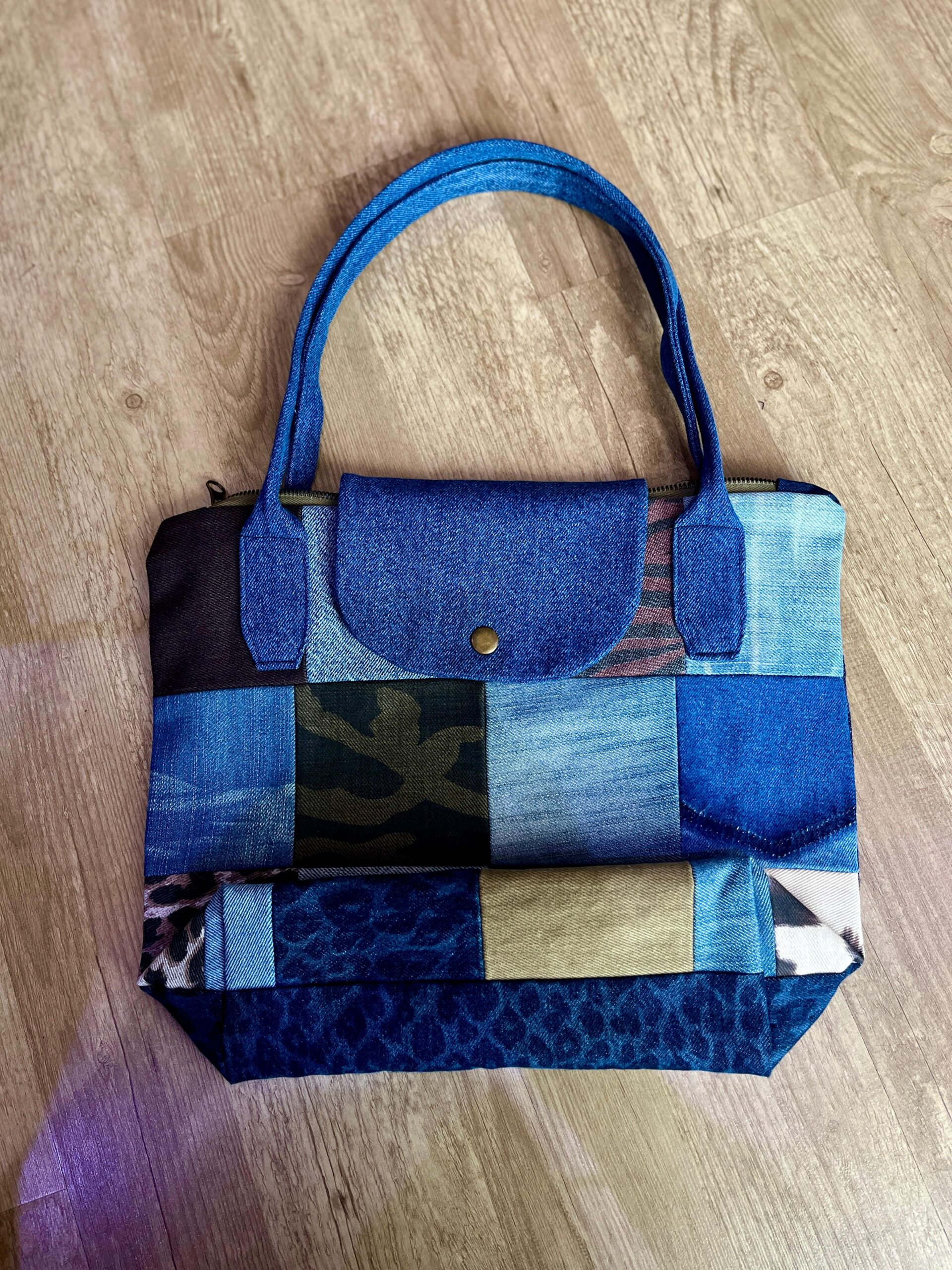 Patchwork & Lacivert Leopar Desenli Denim Longchamp Stil Çanta – Lacivert Saplı ön