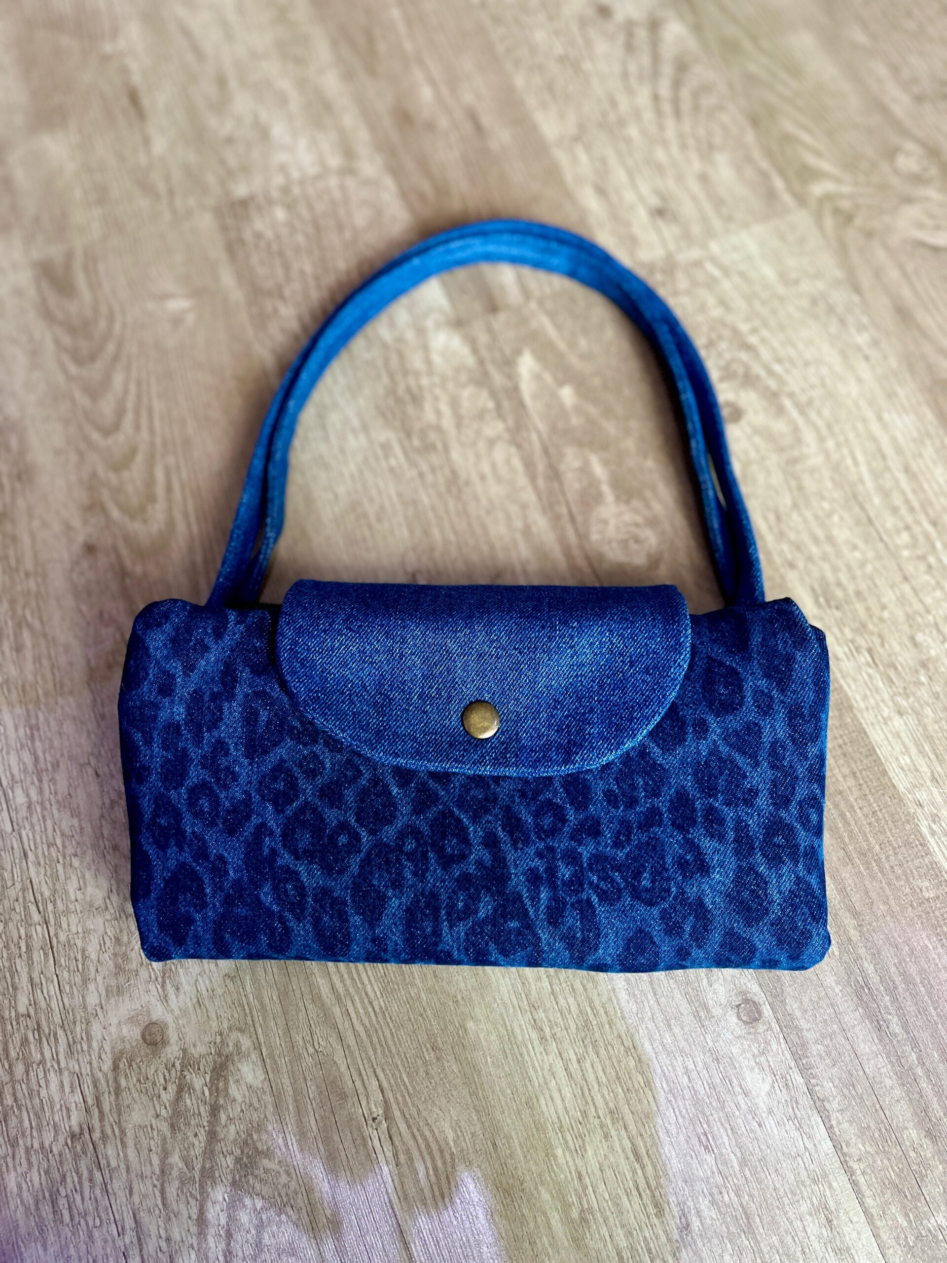 Patchwork & Lacivert Leopar Desenli Denim Longchamp Stil Çanta – Lacivert Saplı kapalı ön